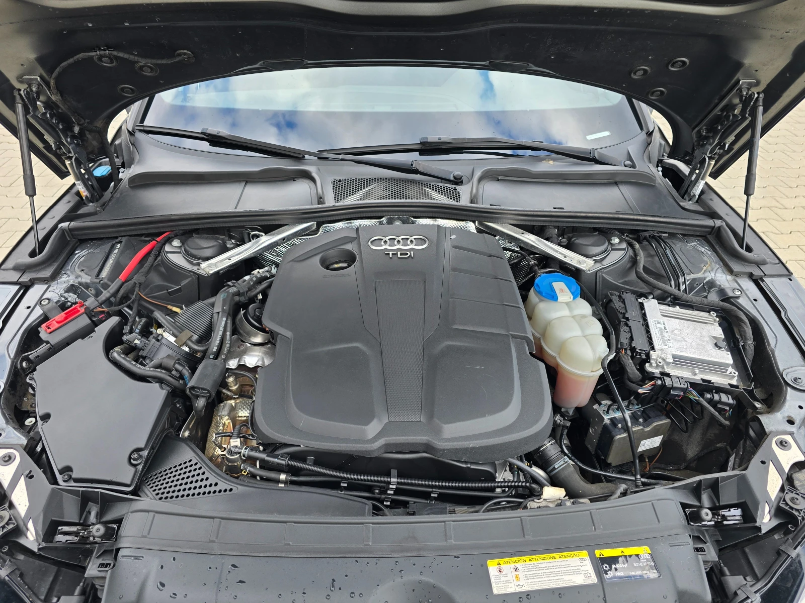Audi A5 2.0 TDI, S-Line, Virtual, Matrix!, снимка 13 - Автомобили и джипове - 56718002