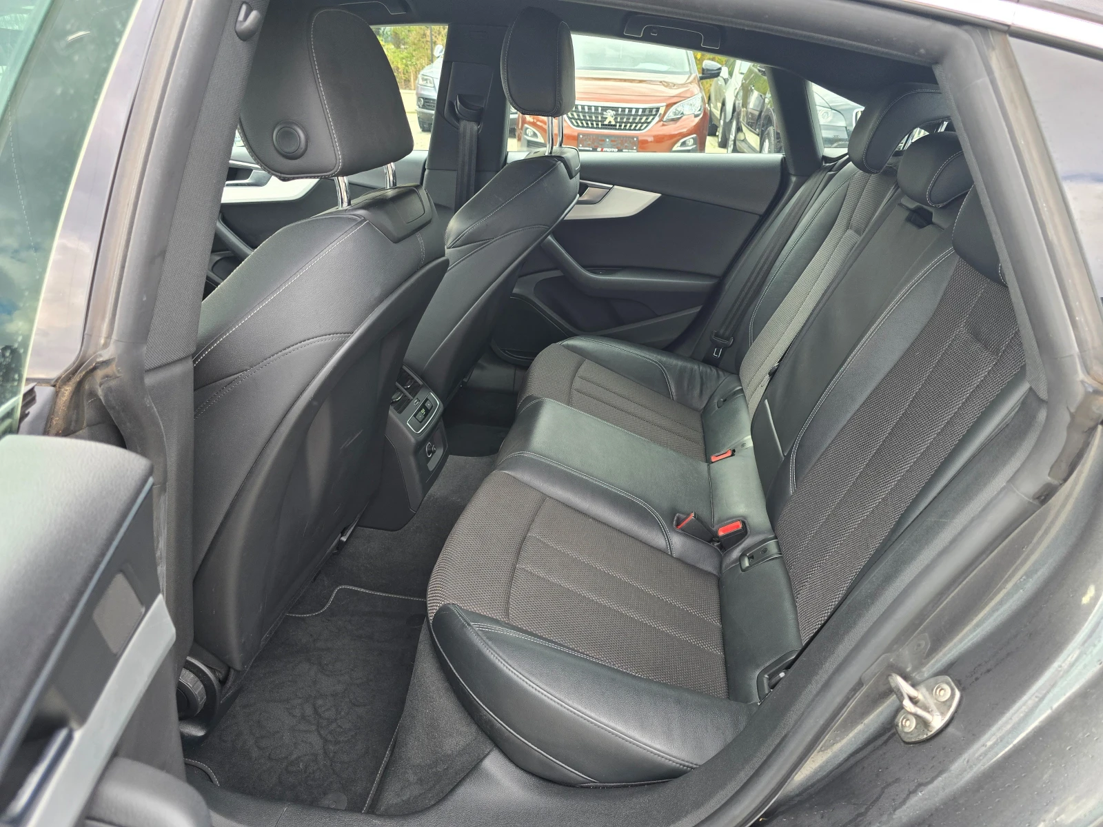 Audi A5 2.0 TDI, S-Line, Virtual, Matrix!, снимка 9 - Автомобили и джипове - 56718002
