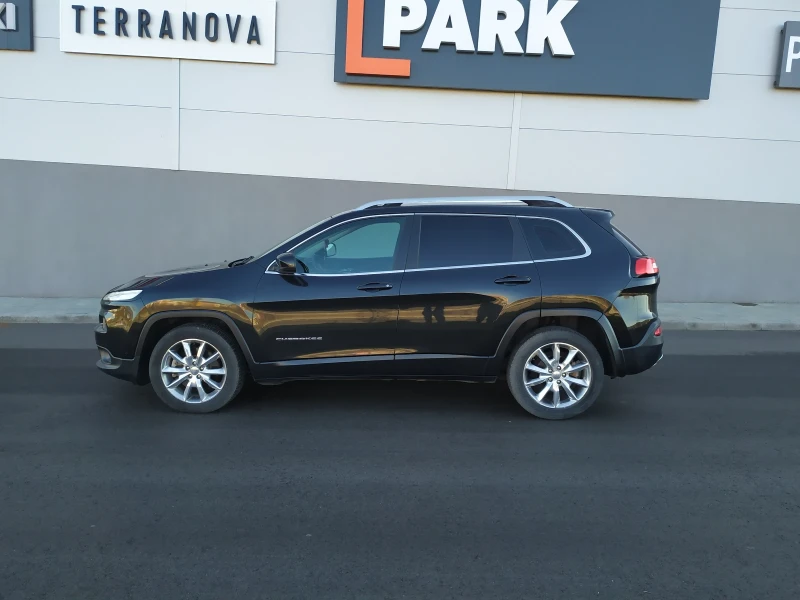 Jeep Cherokee, снимка 7 - Автомобили и джипове - 48132376