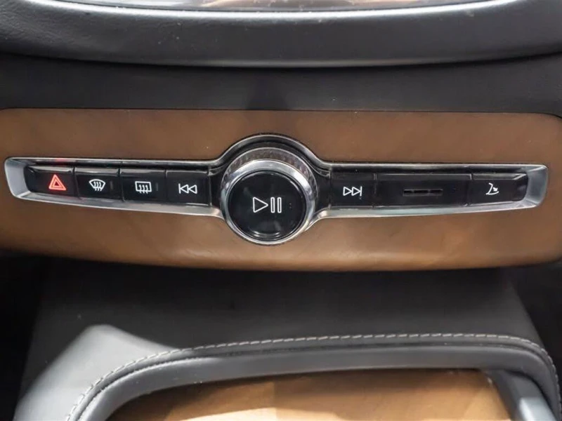 Volvo Xc90 T6 INSCRIPTION* BOWERS AND WILKINS* ОБДУХВАНЕ* 360, снимка 10 - Автомобили и джипове - 53244552