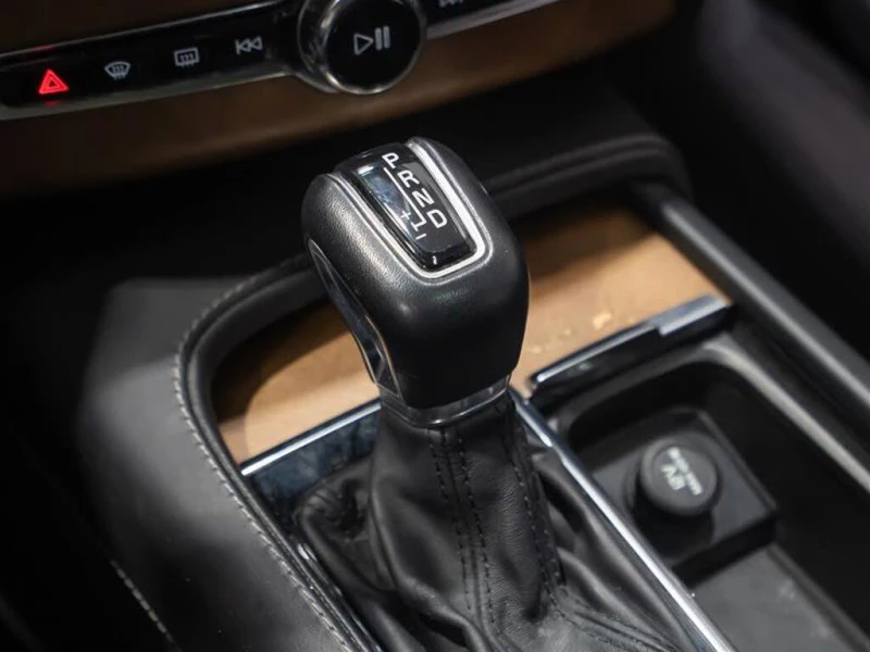 Volvo Xc90 T6 INSCRIPTION* BOWERS AND WILKINS* ОБДУХВАНЕ* 360, снимка 11 - Автомобили и джипове - 53244552