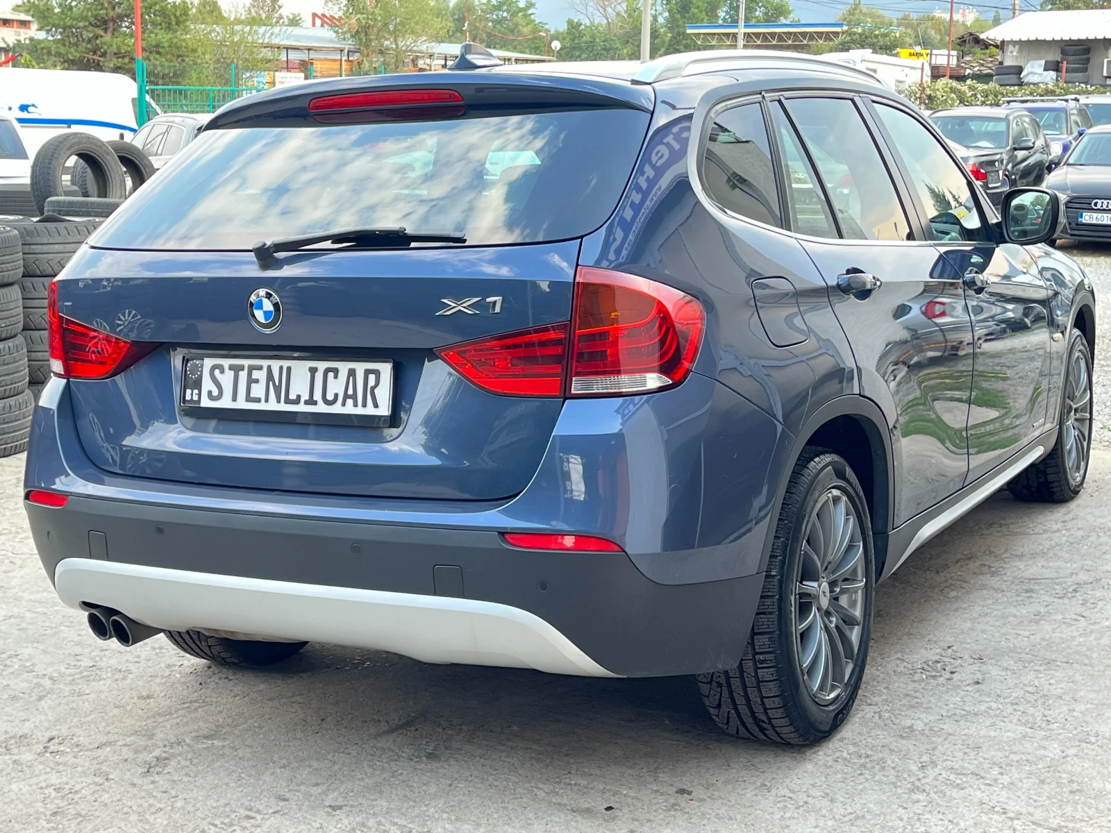 BMW X1 xDrive28i - 6 Cylinder - изображение 6