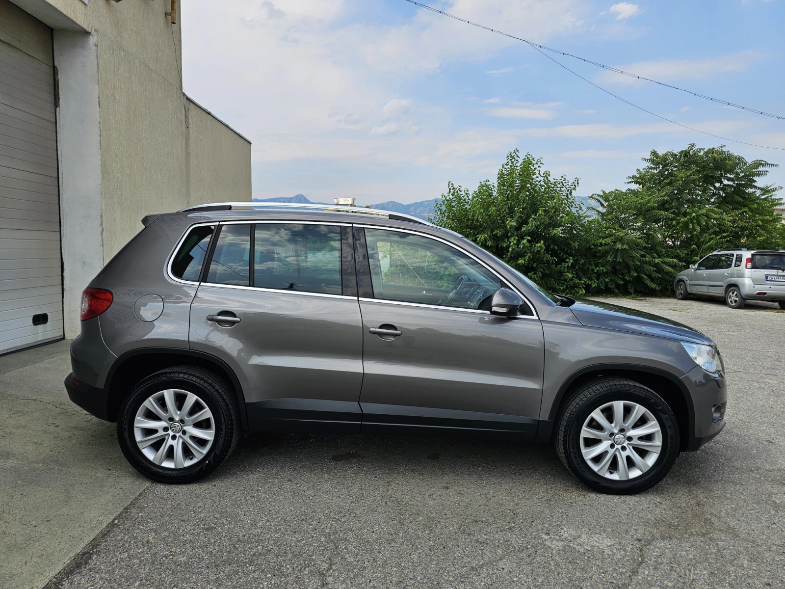 VW Tiguan 2.0 TDI 4MOTION* NAVI - изображение 8