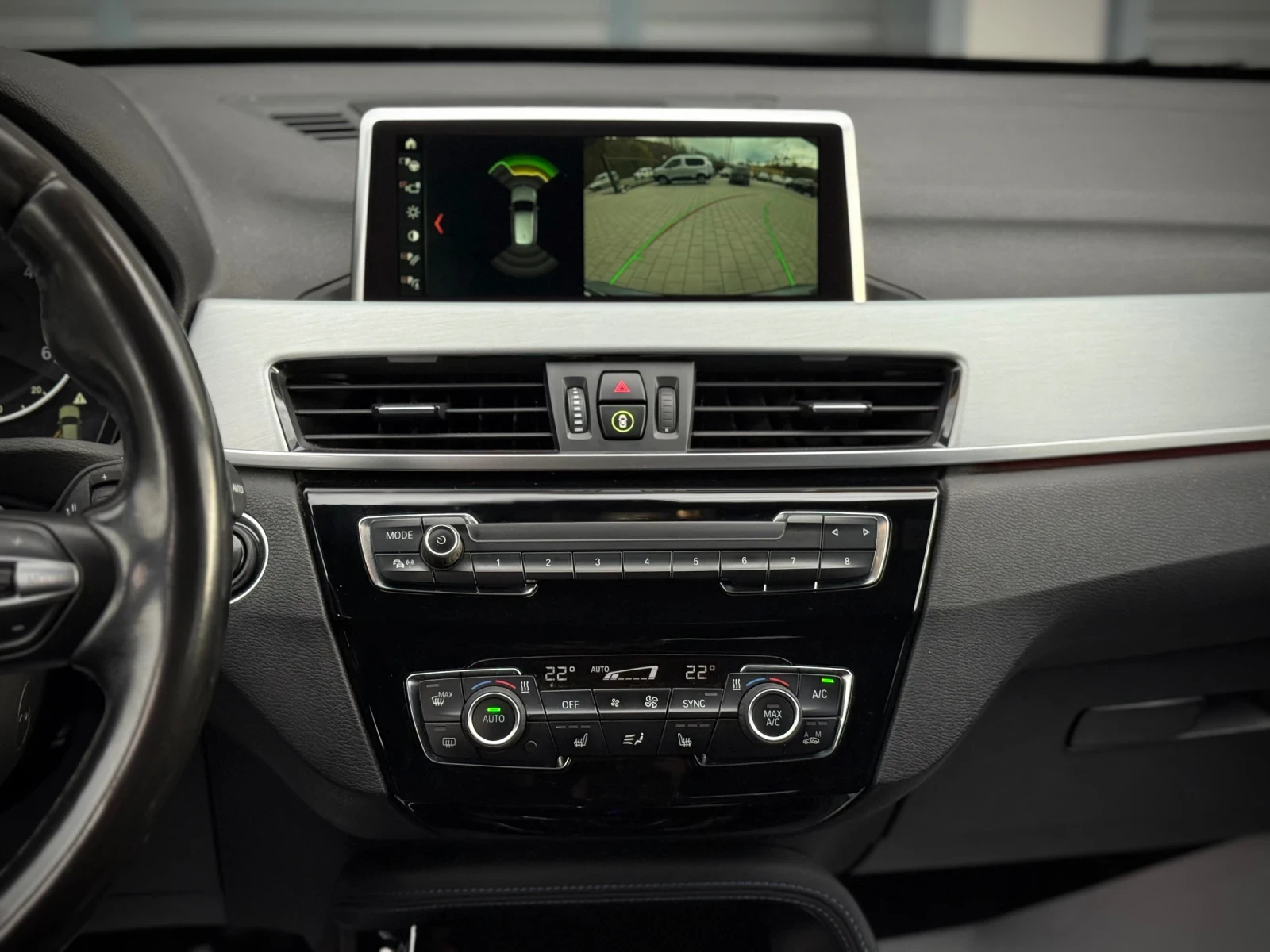 BMW X1 2.0 * MPack* HeadUP* Keyless* Pano* Memory* Camera - изображение 9