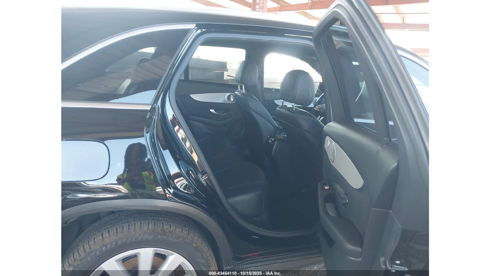 Mercedes-Benz GLC 300  - изображение 8