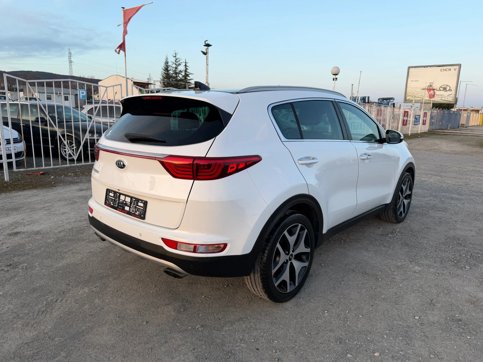 Kia Sportage АВТОМАТИК / БЕНЗИН / 4Х4 / ЕВРО6 / CARPLAY / WAZE, снимка 5 - Автомобили и джипове - 53772256
