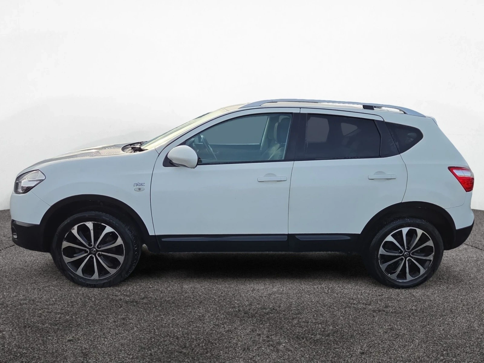 Nissan Qashqai Десен Волан, снимка 3 - Автомобили и джипове - 54071471