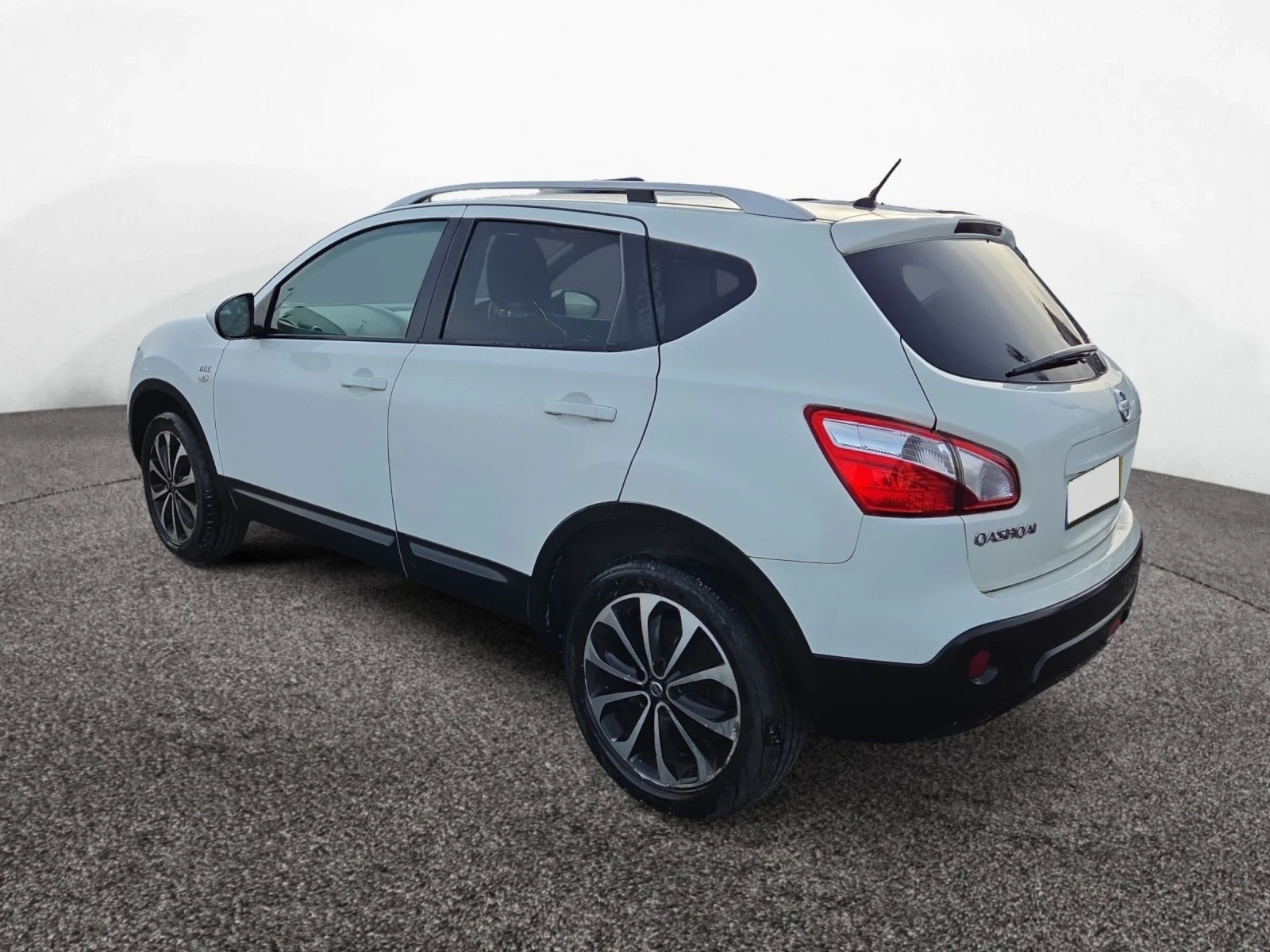 Nissan Qashqai Десен Волан, снимка 4 - Автомобили и джипове - 54071471