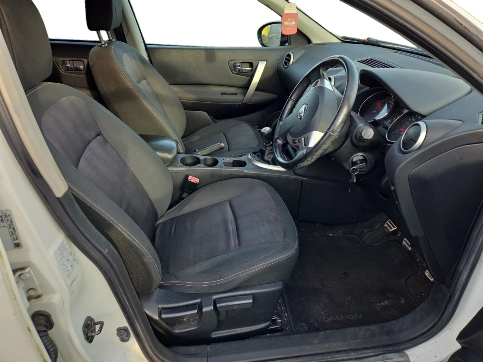 Nissan Qashqai Десен Волан, снимка 7 - Автомобили и джипове - 54071471