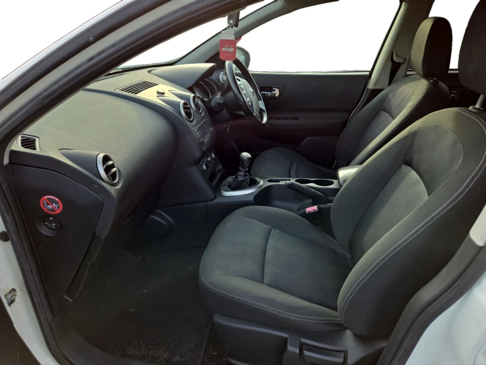 Nissan Qashqai Десен Волан, снимка 9 - Автомобили и джипове - 54071471