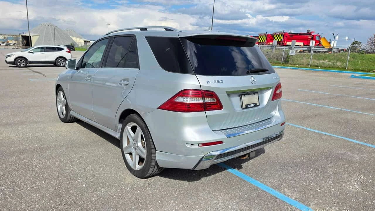 Mercedes-Benz ML 350 * BlueTEC * ПЕРФЕКТНА СЕРВИЗНА ИСТОРИЯ, снимка 16 - Автомобили и джипове - 54482793