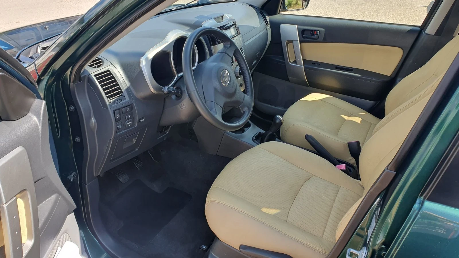 Daihatsu Terios 1.5 бензин 4* 4, снимка 5 - Автомобили и джипове - 54789483