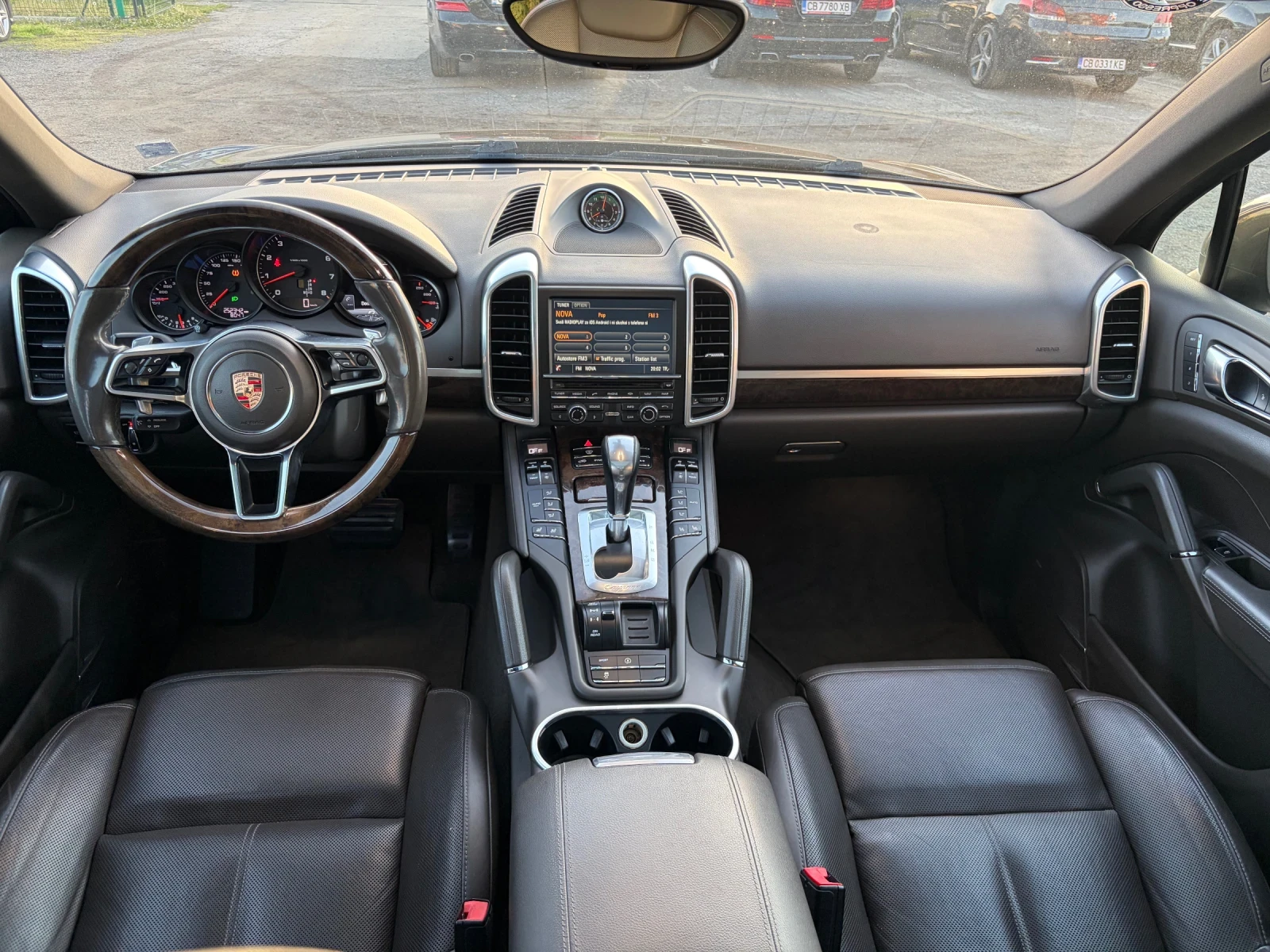 Porsche Cayenne, снимка 14 - Автомобили и джипове - 54828535