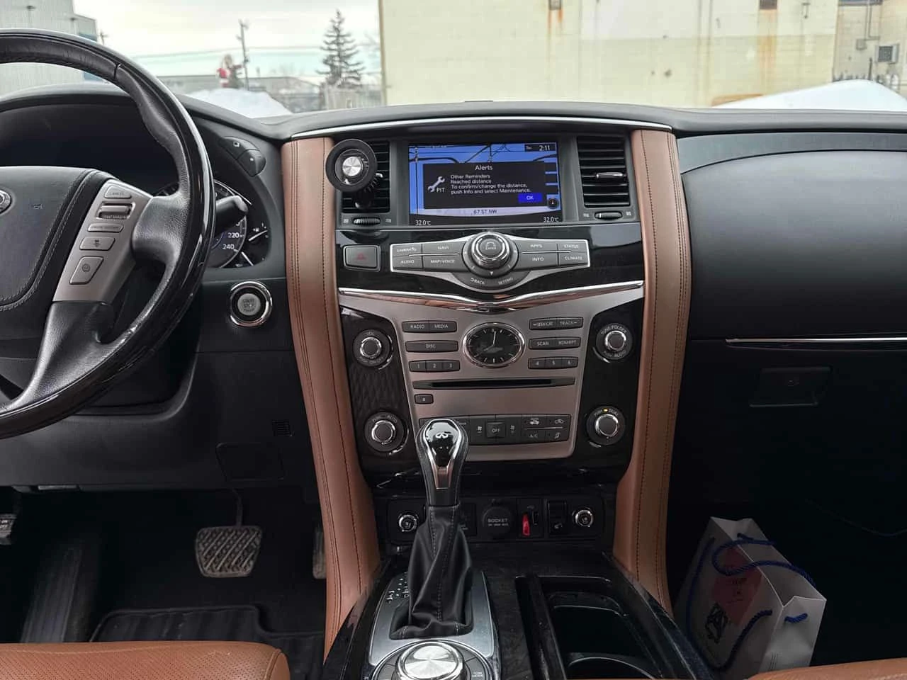 Infiniti QX80 7 Passenger / CARFAX / BOSE / DISTRONIC   | Mobile.bg � ����������� 9