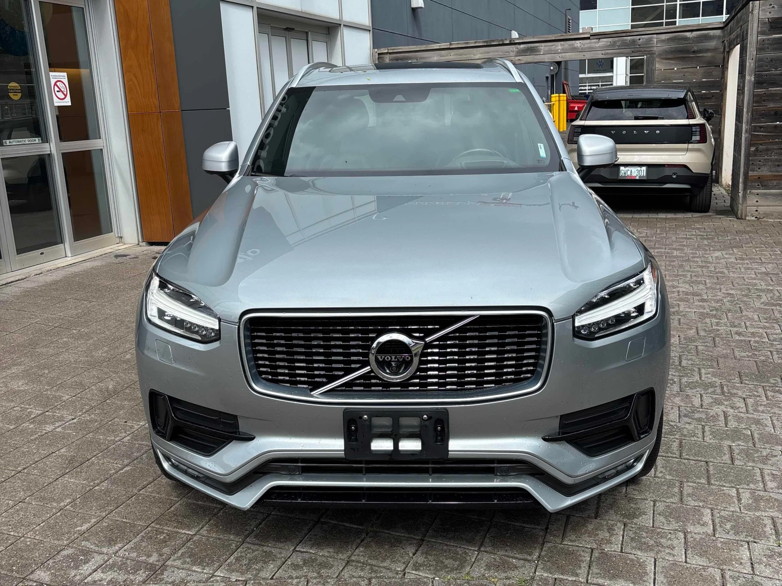 Volvo Xc90 * R Design * CARFAX * БЕЗ ПЪРВОНАЧАЛНА ВНОСКА, снимка 6 - Автомобили и джипове - 55812405