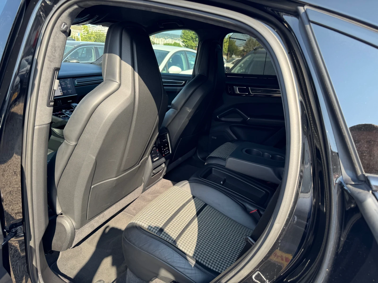 Porsche Cayenne COUPE, снимка 17 - Автомобили и джипове - 56006981