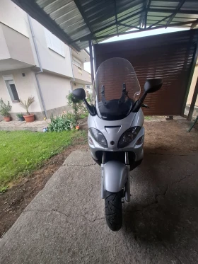  Piaggio X9