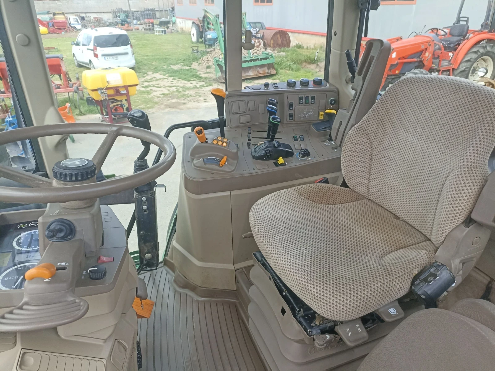 Трактор John Deere 6130М, снимка 11 - Селскостопанска техника - 54151059