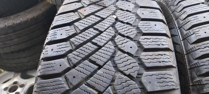 Гуми Зимни 215/60R16, снимка 5 - Гуми и джанти - 35607178