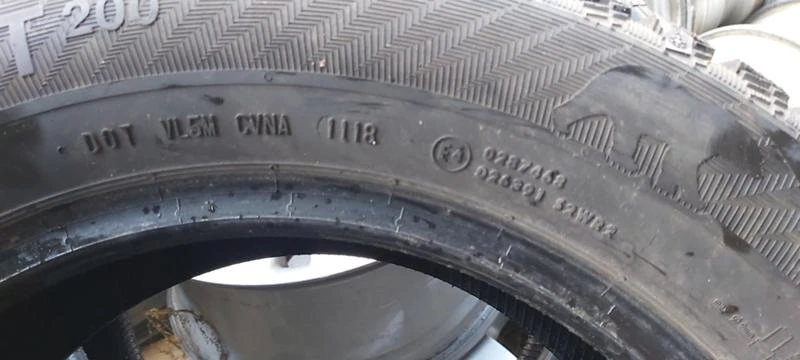 Гуми Зимни 215/60R16, снимка 7 - Гуми и джанти - 35607178