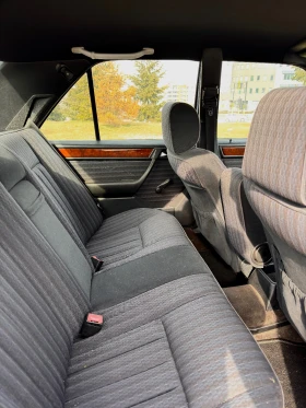 Mercedes-Benz 124 200E, снимка 11