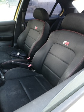 Seat Leon 1.8Т 209к Cupra, снимка 4 - Автомобили и джипове - 44289655