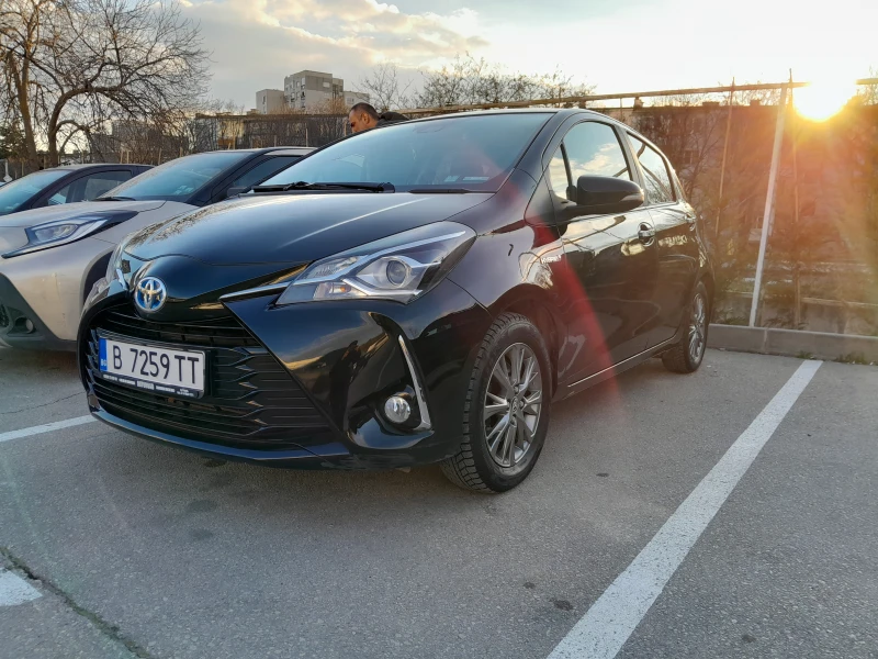 Toyota Yaris хибрид, снимка 13 - Автомобили и джипове - 48997825