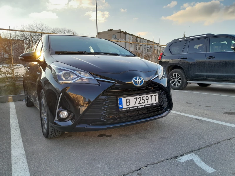 Toyota Yaris хибрид, снимка 1 - Автомобили и джипове - 48997825