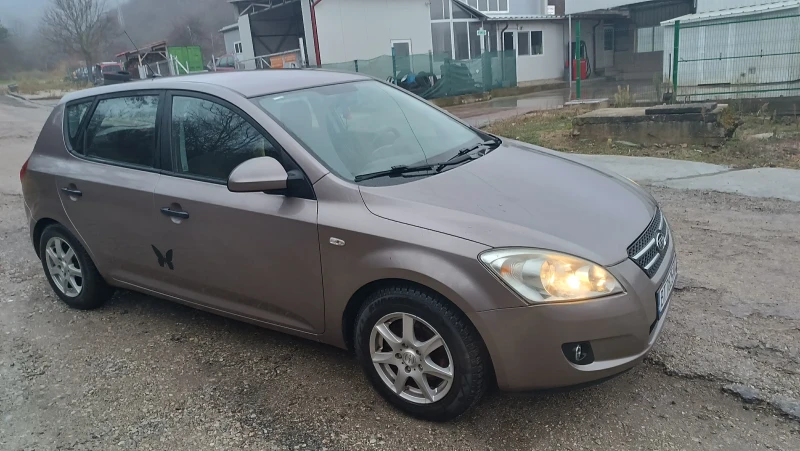 Kia Ceed, снимка 1 - Автомобили и джипове - 49050782