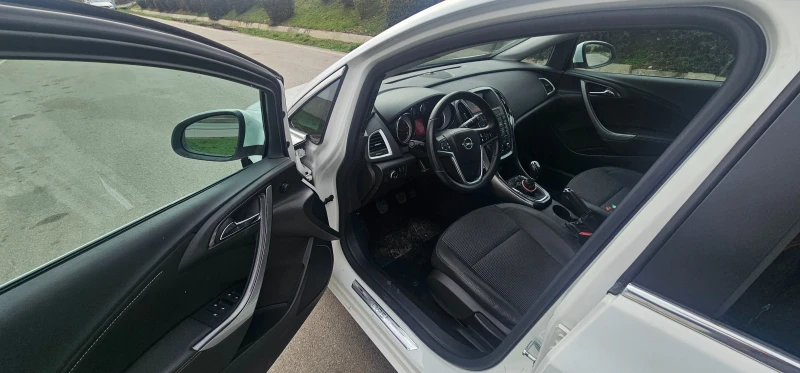 Opel Astra 1.7 Sport Tourer, снимка 10 - Автомобили и джипове - 49554463