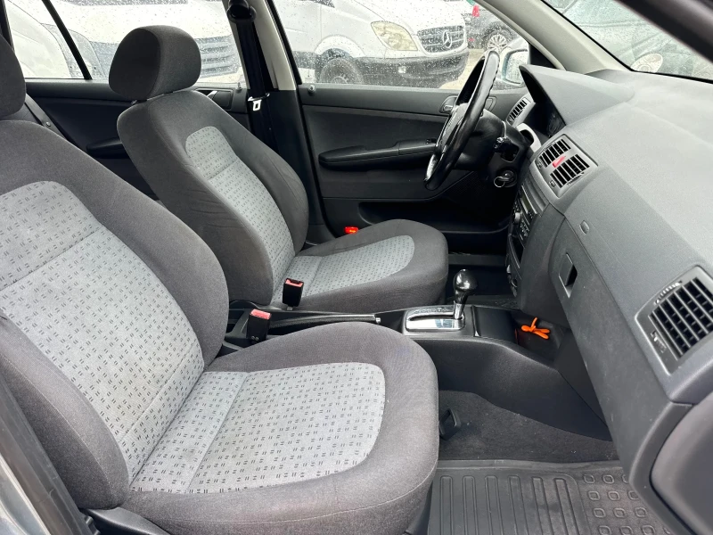 Skoda Fabia 1.4i АВТОМАТИК, снимка 9 - Автомобили и джипове - 51190871