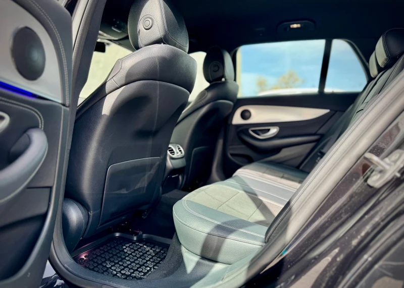 Mercedes-Benz E 220 AMG Пакет, снимка 15 - Автомобили и джипове - 52393745