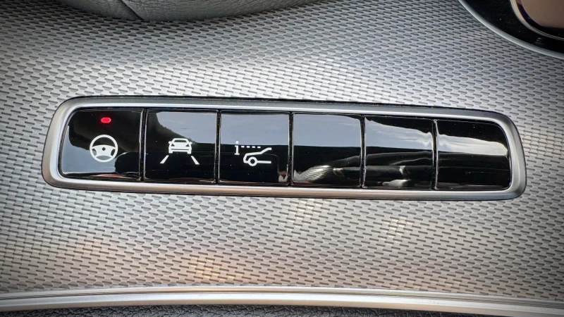 Mercedes-Benz E 220 AMG Пакет, снимка 13 - Автомобили и джипове - 52393745