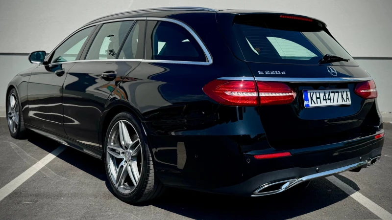 Mercedes-Benz E 220 AMG Пакет, снимка 4 - Автомобили и джипове - 52393745