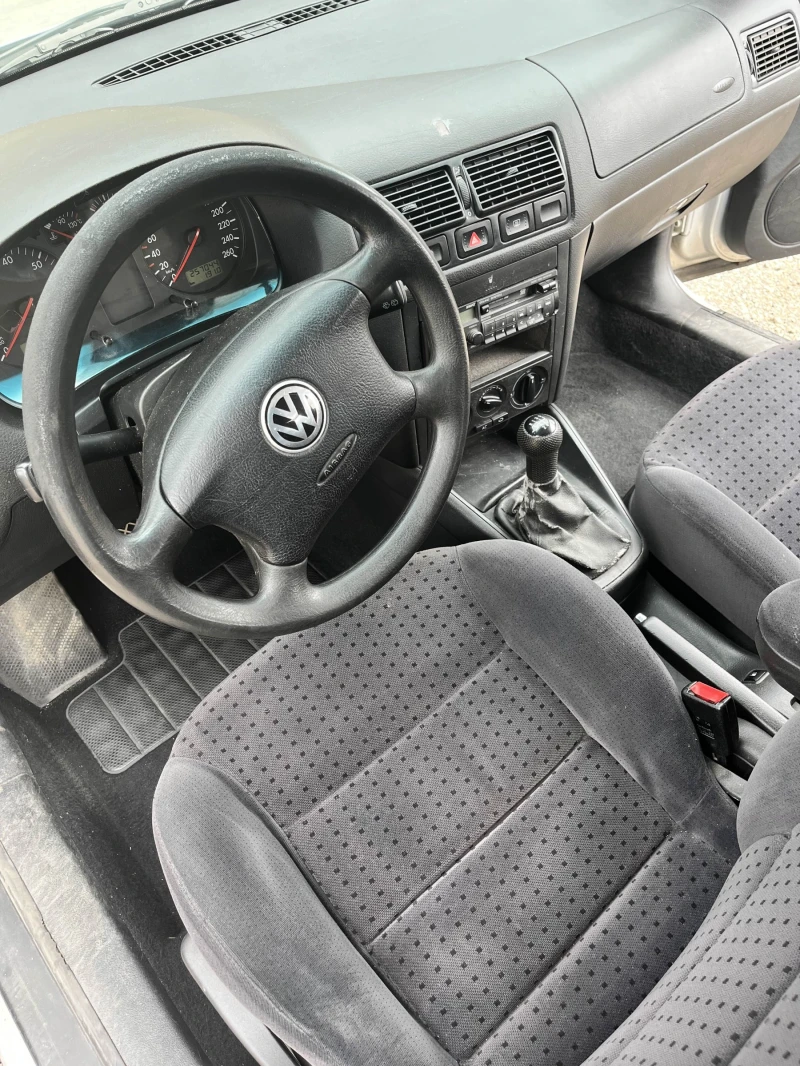 VW Golf, снимка 5 - Автомобили и джипове - 51545260
