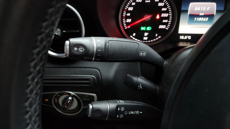 Mercedes-Benz C 200, снимка 9 - Автомобили и джипове - 52548798