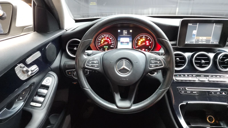 Mercedes-Benz C 200, снимка 13 - Автомобили и джипове - 52548798