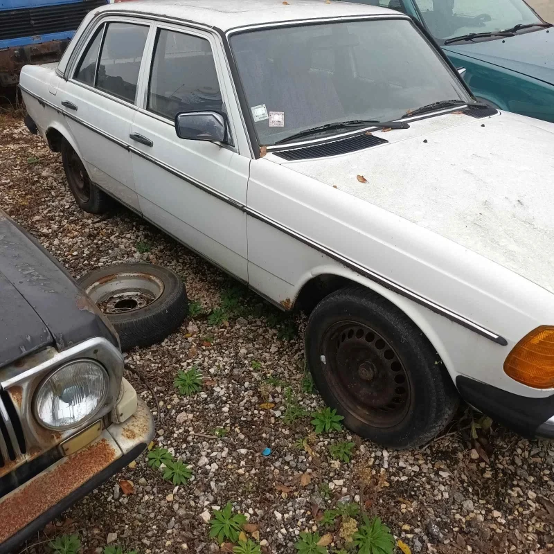 Mercedes-Benz 123 230E, снимка 4 - Автомобили и джипове - 52873978