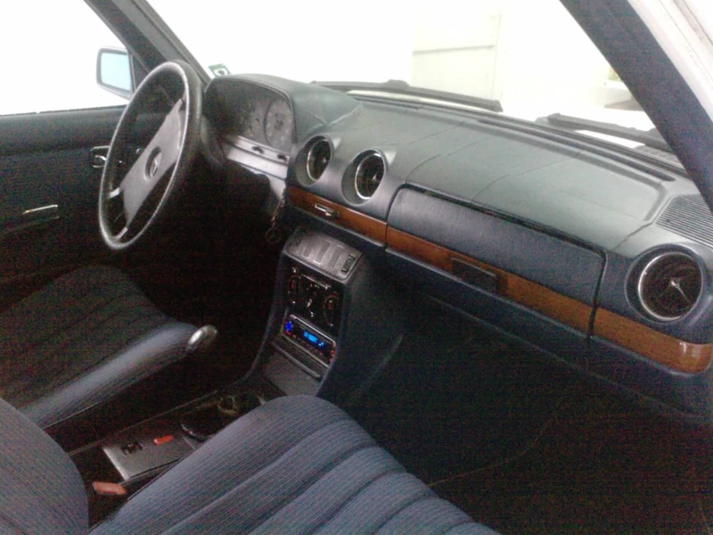 Mercedes-Benz 123 230E, снимка 8 - Автомобили и джипове - 52873978