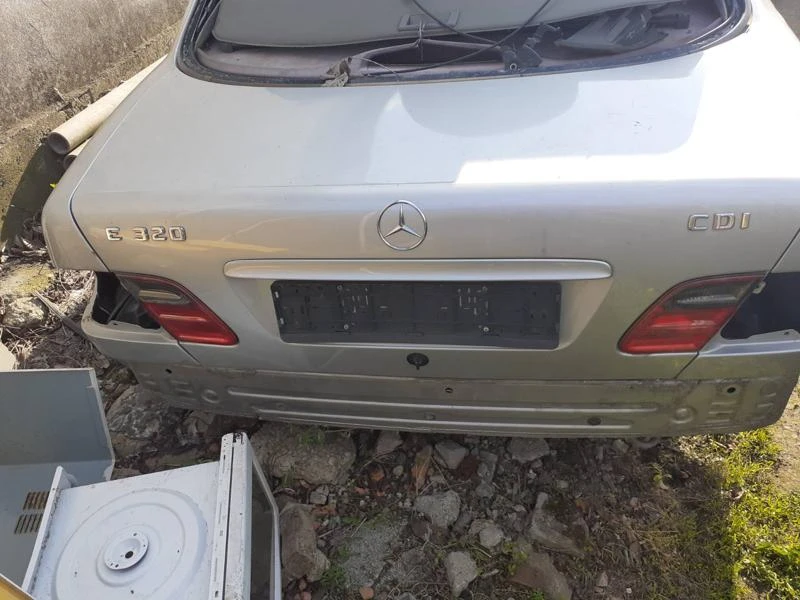 Mercedes-Benz E 320 3,2 197кс, снимка 4 - Автомобили и джипове - 47235928