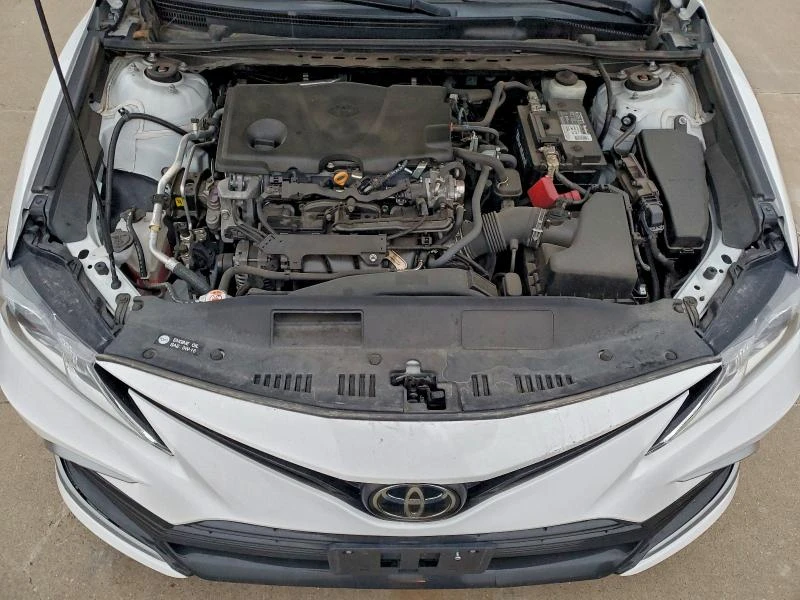 Toyota Camry LE, снимка 11 - Автомобили и джипове - 53634129