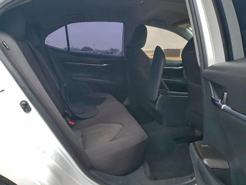 Toyota Camry LE - изображение 9