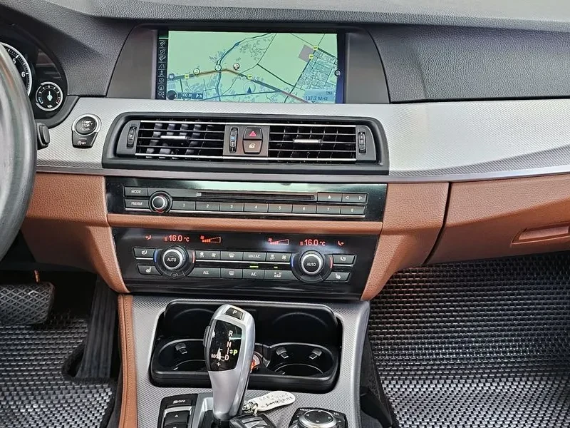 BMW 528 i, снимка 14 - Автомобили и джипове - 54591305