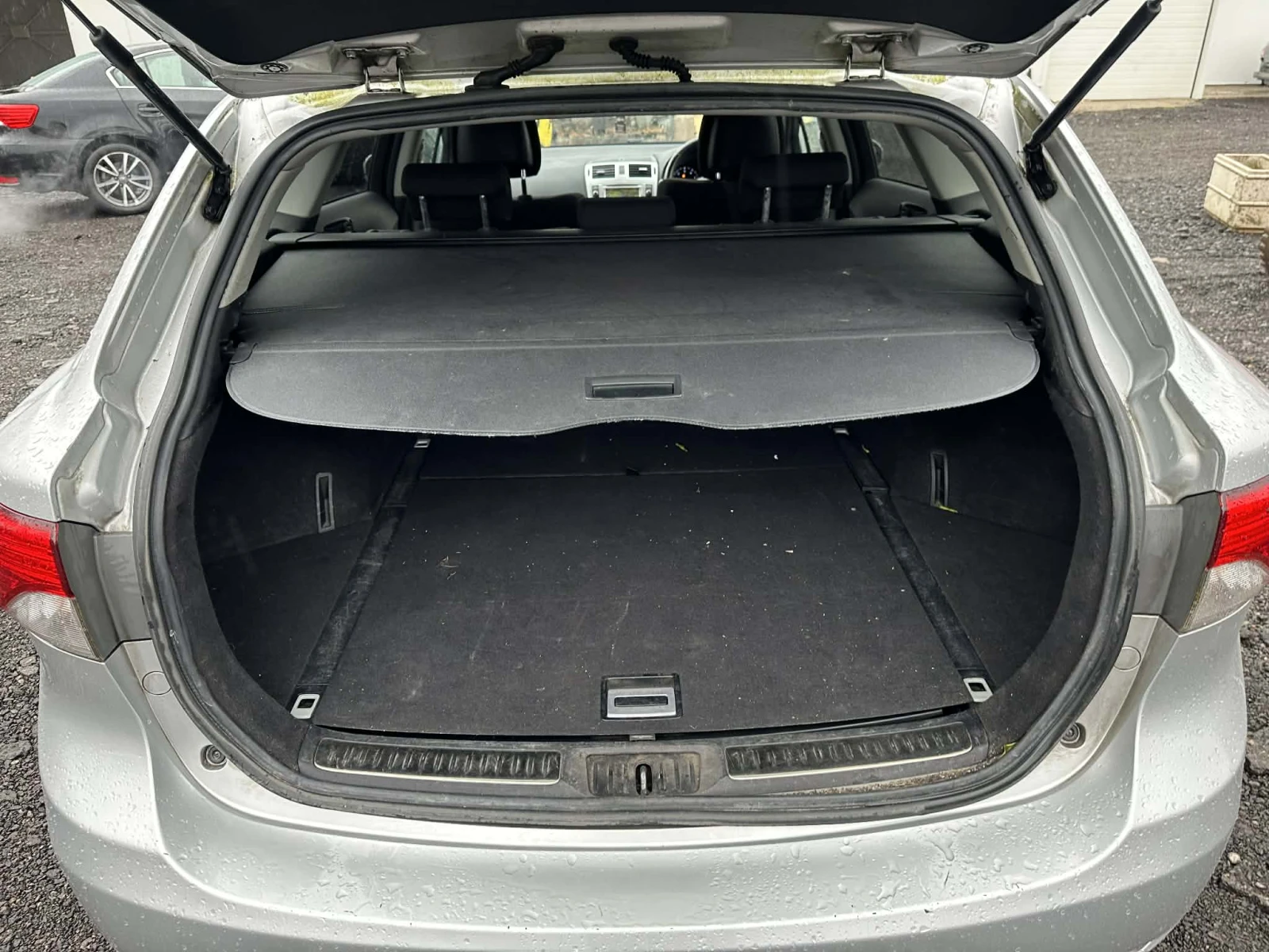 Toyota Avensis  T27 2.0 D-4d 124к.с 2013г НАВИГАЦИЯ НА ЧАСТИ, снимка 15 - Автомобили и джипове - 52982389