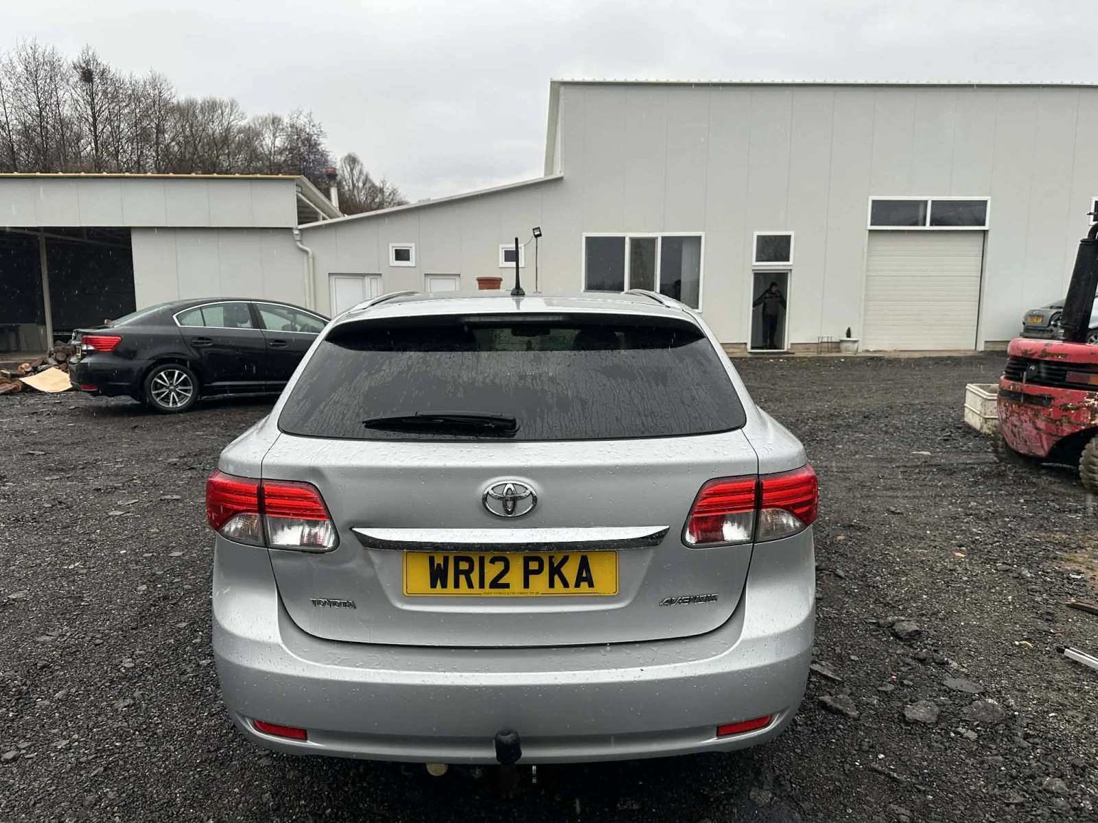 Toyota Avensis  T27 2.0 D-4d 124к.с 2013г НАВИГАЦИЯ НА ЧАСТИ, снимка 4 - Автомобили и джипове - 52982389