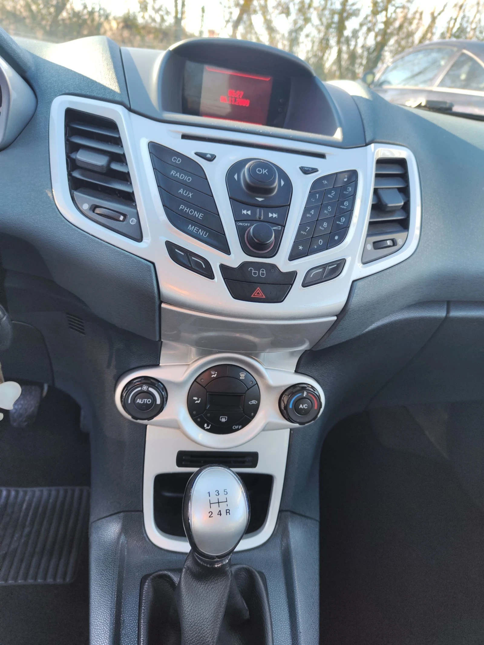 Ford Fiesta 1.4D 68k.s. klimatronic | Mobile.bg — изображение 12