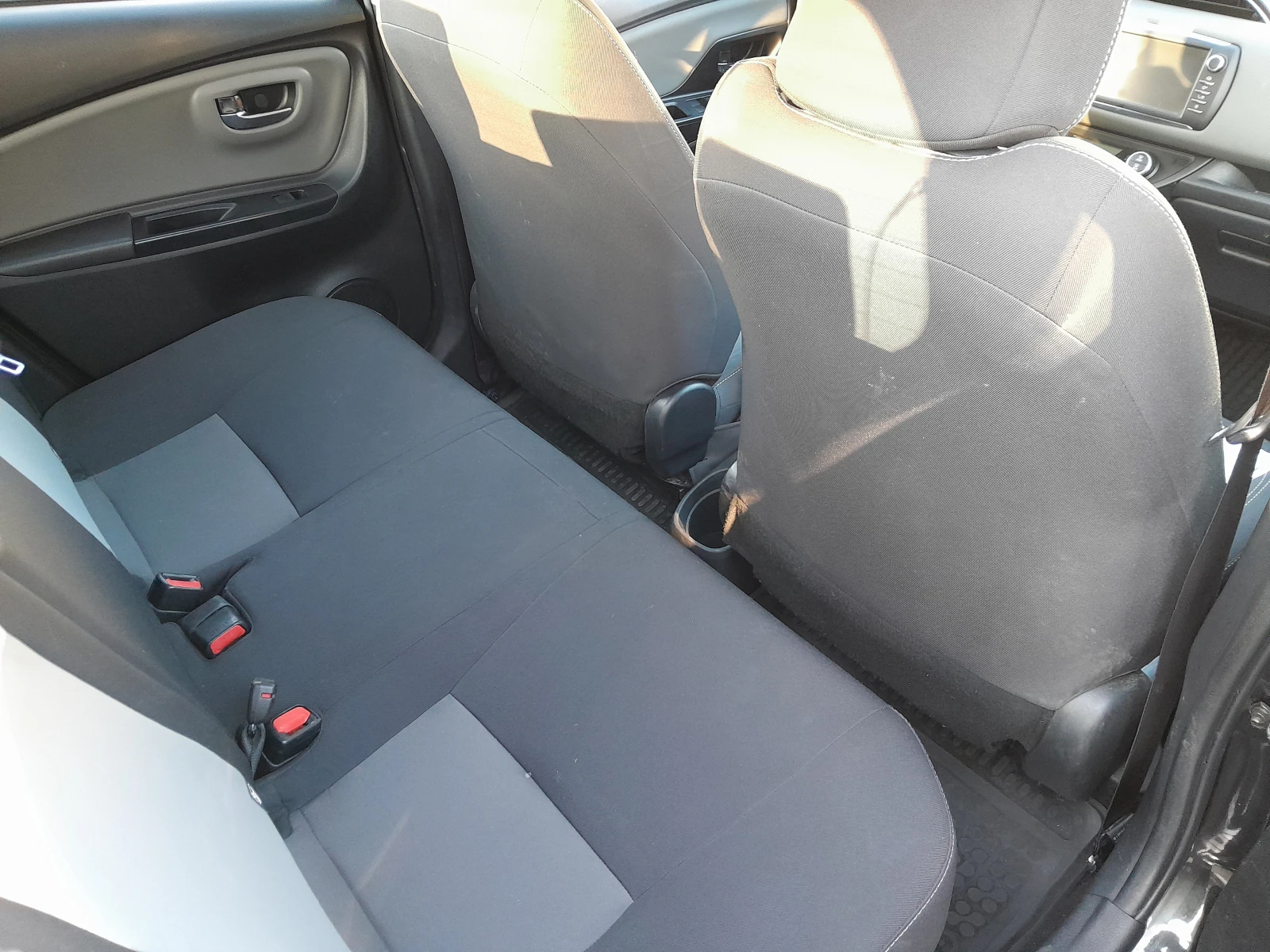 Toyota Yaris хибрид - изображение 2