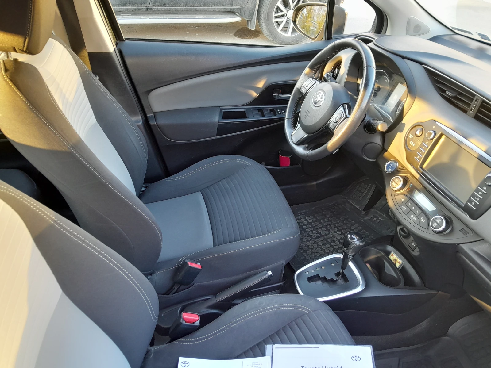 Toyota Yaris хибрид - изображение 5