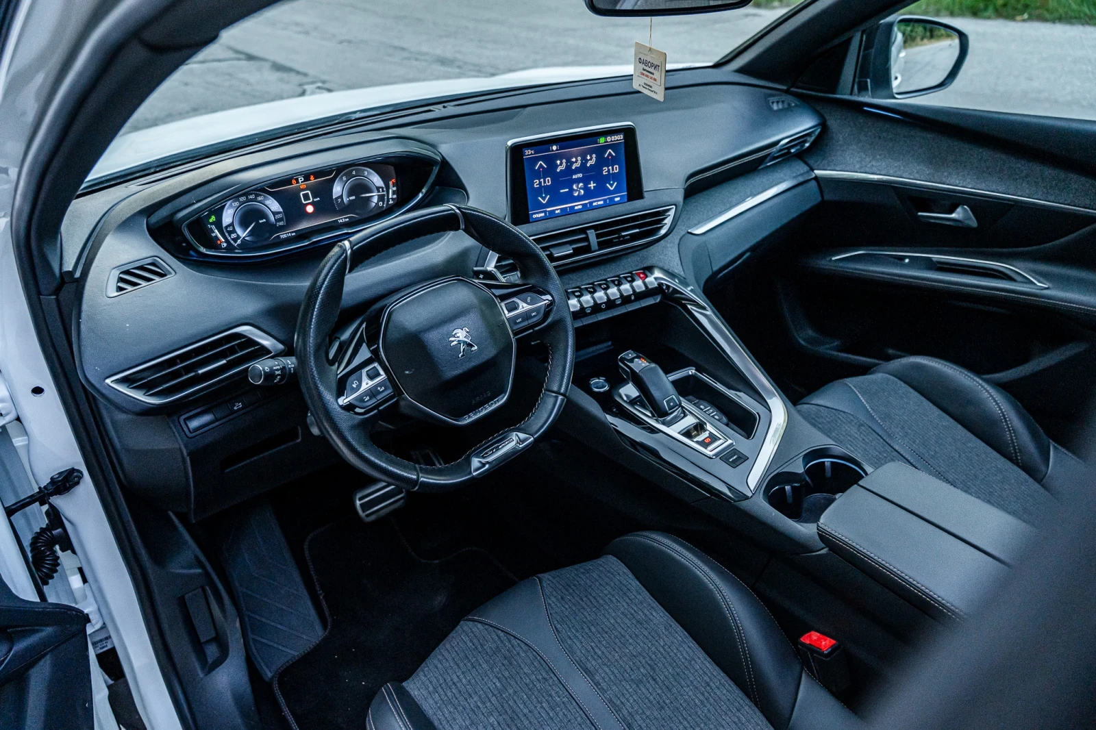 Peugeot 3008 1.6 e-THP EAT6 GT-Line Black // | Mobile.bg   12