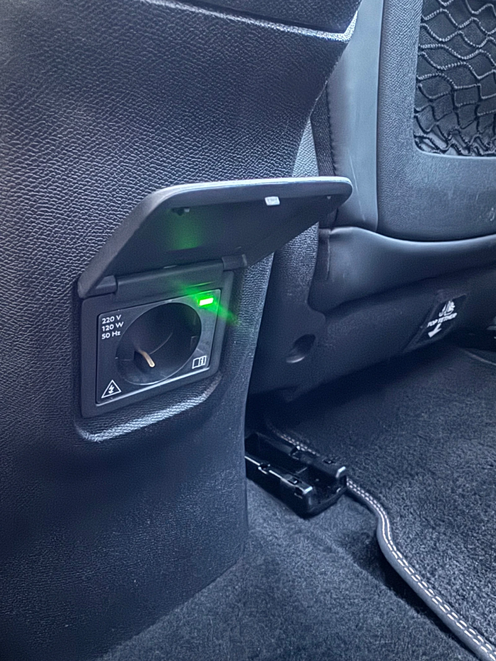 Peugeot 3008 1.6 e-THP EAT6 GT-Line Black // | Mobile.bg   15